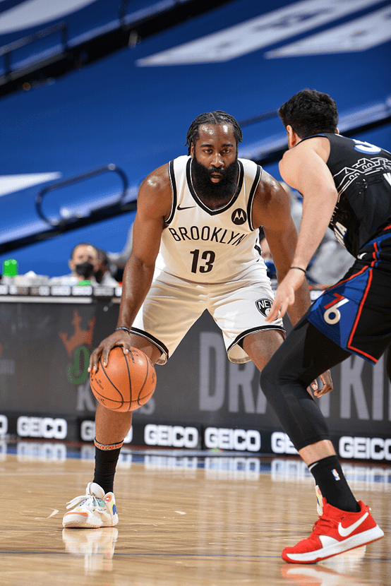 详细阅读:AYX- c罗在篮网比赛中高光表现,连败引发热议的球员 AYX- c罗在篮网比赛中高光表现,连败引发热议的球员